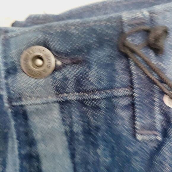 Levi's Denim Booty Shorts Womens Size 26 Laser Striped High Rise Raw Hem NEW - Picture 5 of 16